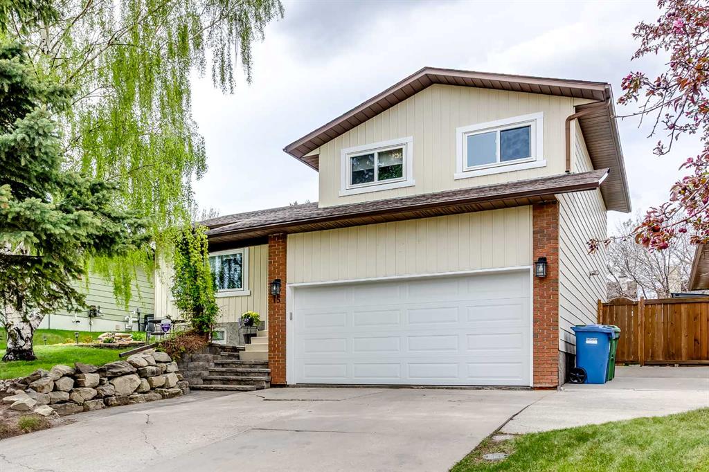 Picture of 15 Bearberry Crescent NW, Calgary Real Estate Listing