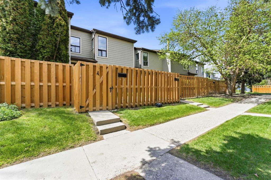 Picture of 4, 106 Grier Terrace NE, Calgary Real Estate Listing