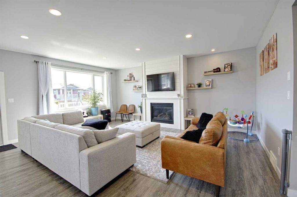 Picture of 1019 7 Street W, Barnwell Real Estate Listing