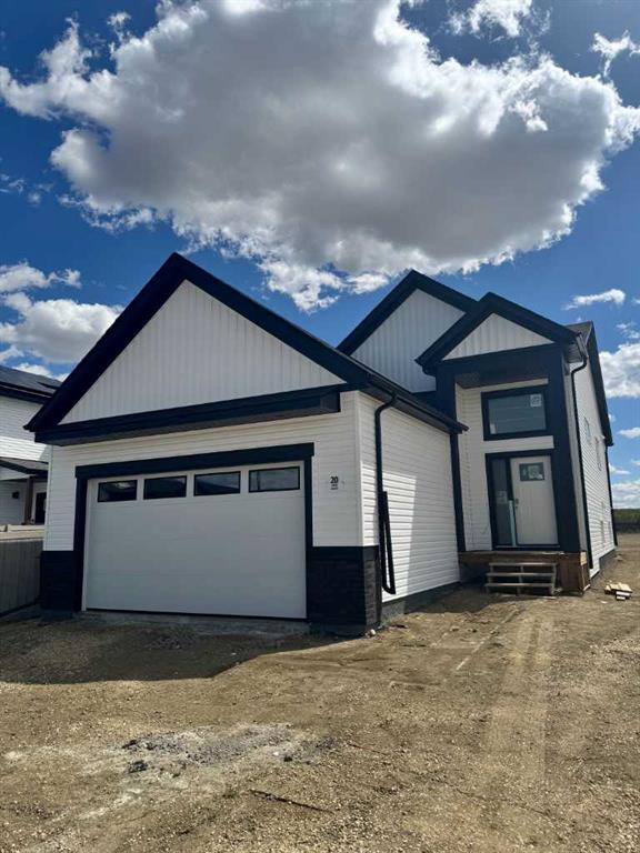 Picture of 20 Ian Way , Sylvan Lake Real Estate Listing