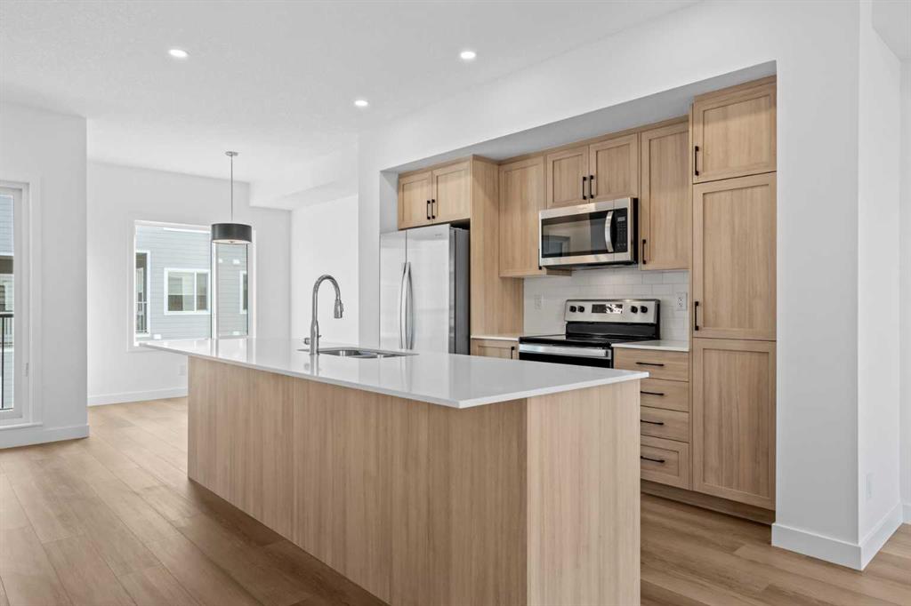 Picture of 1007, 25 Wildwoods Court SW, Airdrie Real Estate Listing