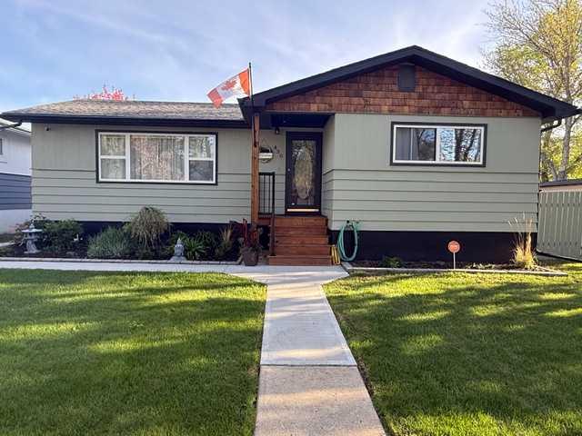 Picture of 430 3 Avenue E, Drumheller Real Estate Listing