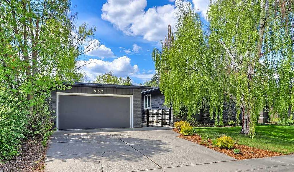 Picture of 907 Kerfoot Crescent SW, Calgary Real Estate Listing
