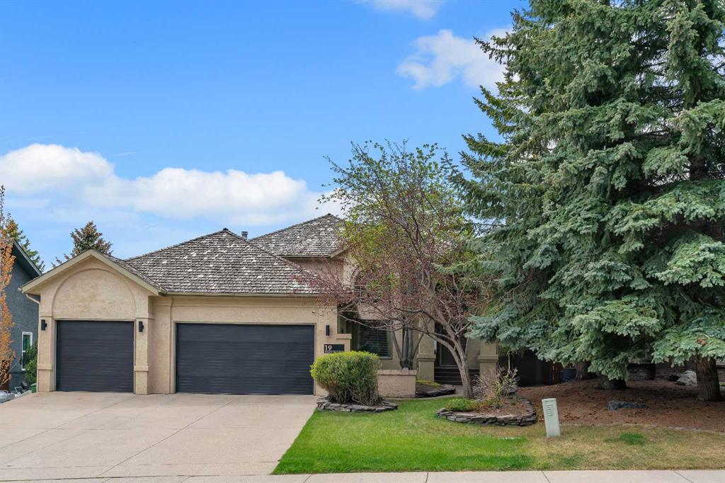 Picture of 19 Coach Gate Way SW, Calgary Real Estate Listing