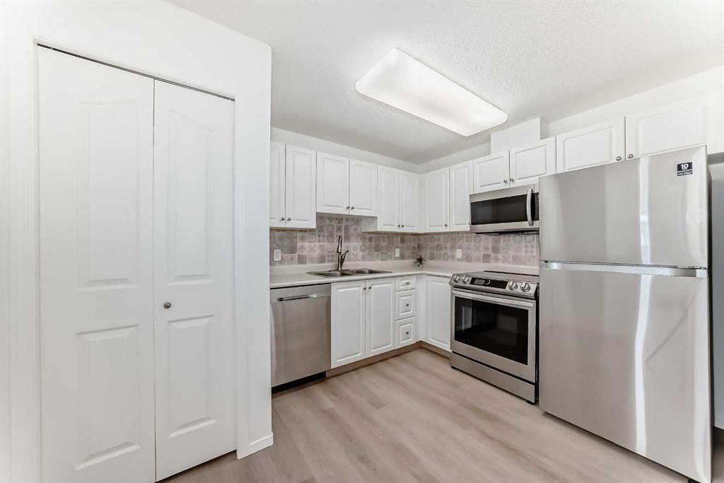 Picture of 412, 5000 Somervale Court SW, Calgary Real Estate Listing