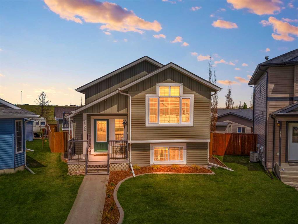 Picture of 132 Oswald Close , Red Deer Real Estate Listing