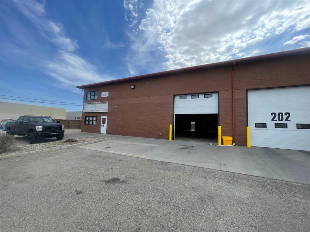 Picture of 203, 541 Kingsview Way , Airdrie Real Estate Listing
