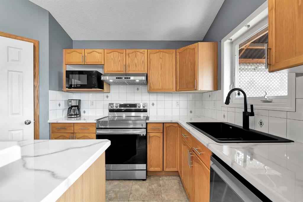 Picture of 21 Erin Meadow Manor SE, Calgary Real Estate Listing