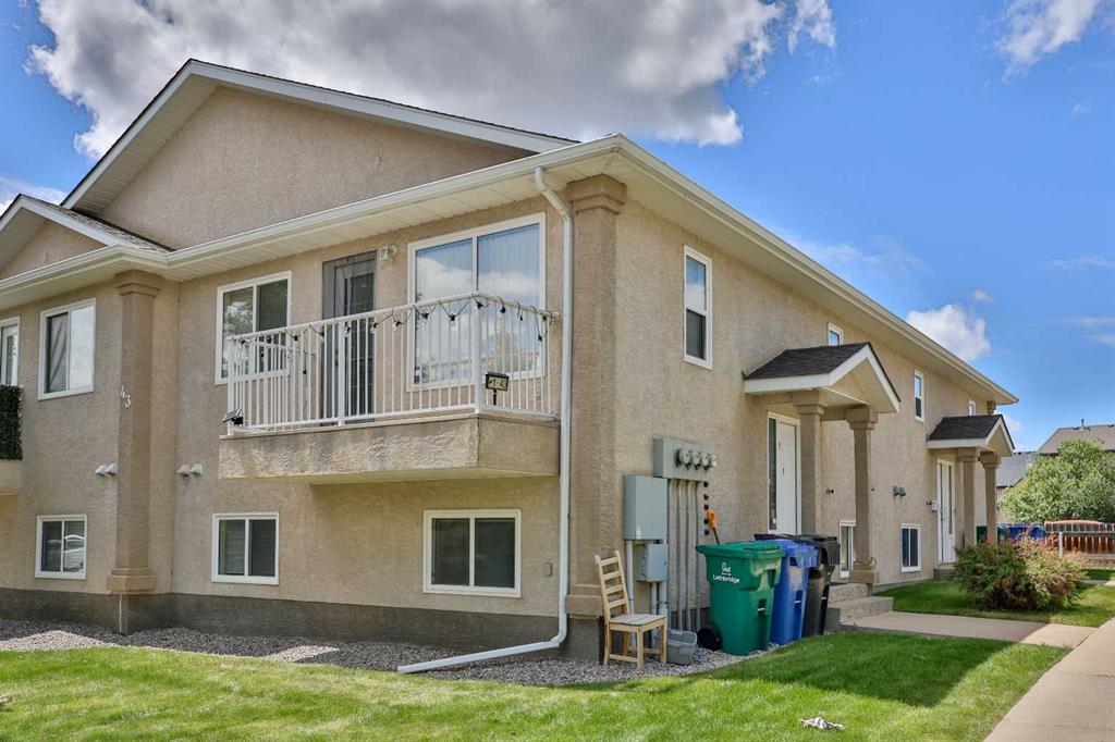 Picture of 1, 43 Highlands Place W, Lethbridge Real Estate Listing