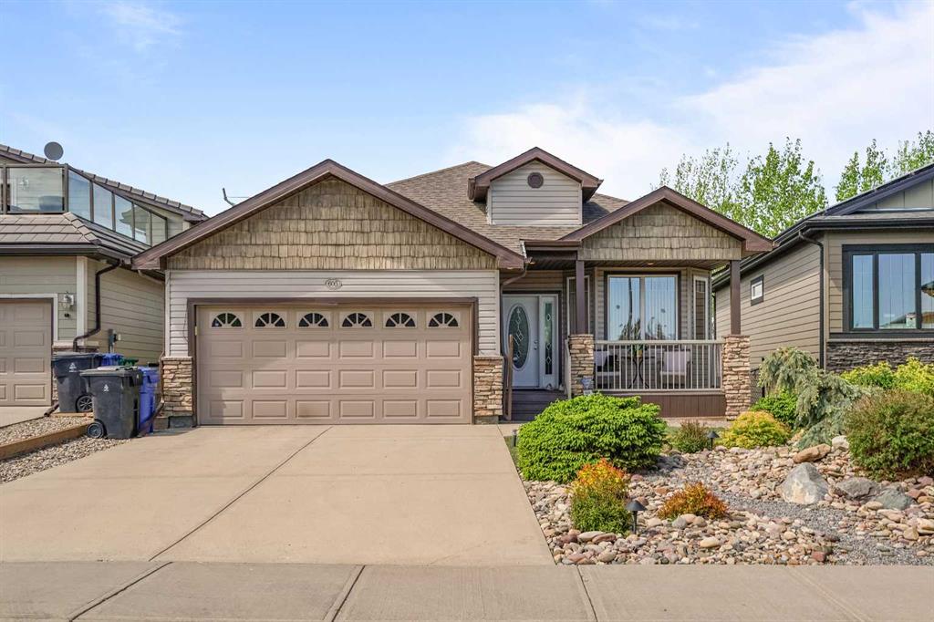 Picture of 605 Sunridge Crescent W, Lethbridge Real Estate Listing