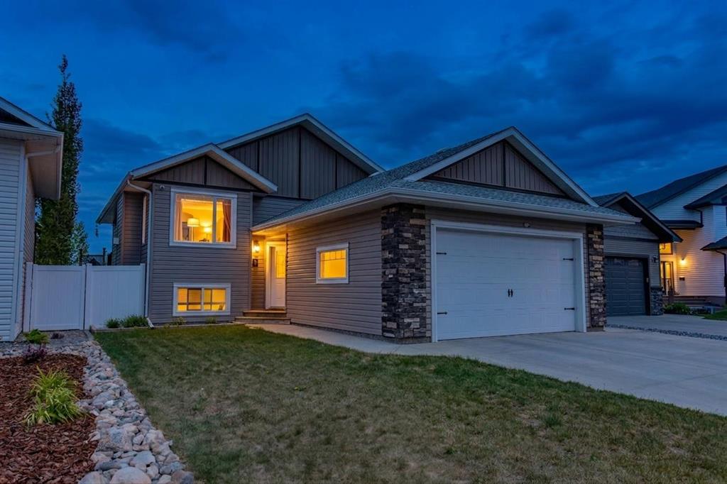 Picture of 5 Henderson Close , Penhold Real Estate Listing