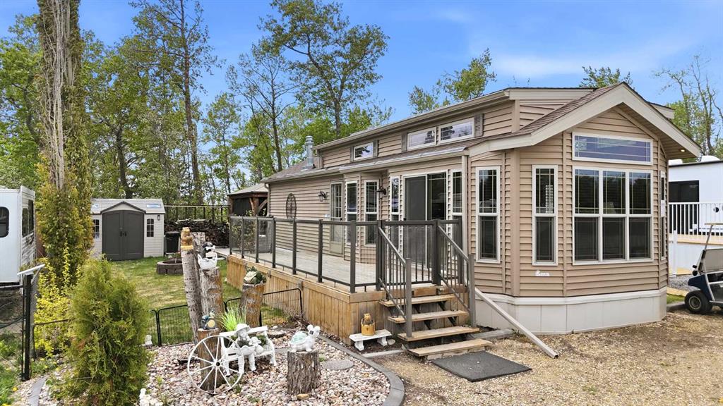 Picture of 70, 41310 Range Road 282  , Rural Lacombe County Real Estate Listing