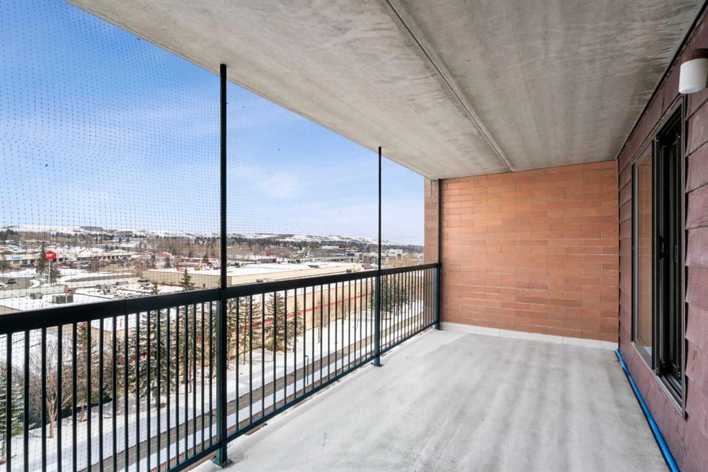 Picture of 716, 5204 Dalton Drive NW, Calgary Real Estate Listing