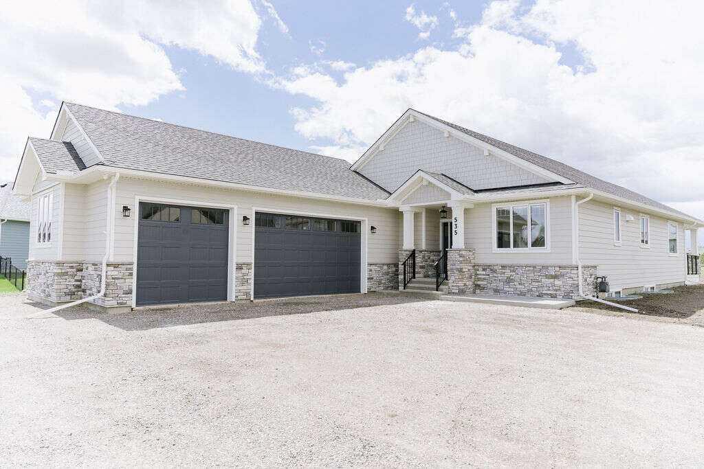 Picture of 535 Green Haven View , Rural Foothills County Real Estate Listing