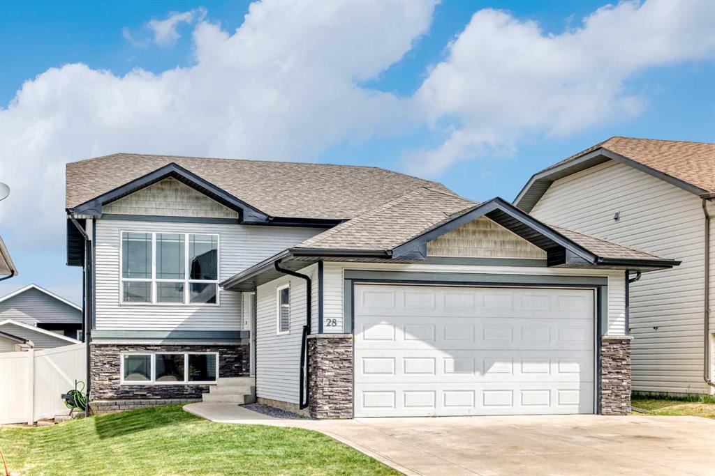 Picture of 28 Bowman Circle , Sylvan Lake Real Estate Listing