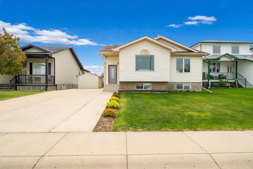 Picture of 91 Hunt Crescent NE, Medicine Hat Real Estate Listing