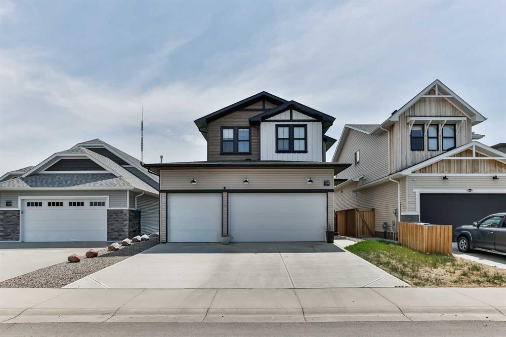 Picture of 134 Greywolf Road N, Lethbridge Real Estate Listing