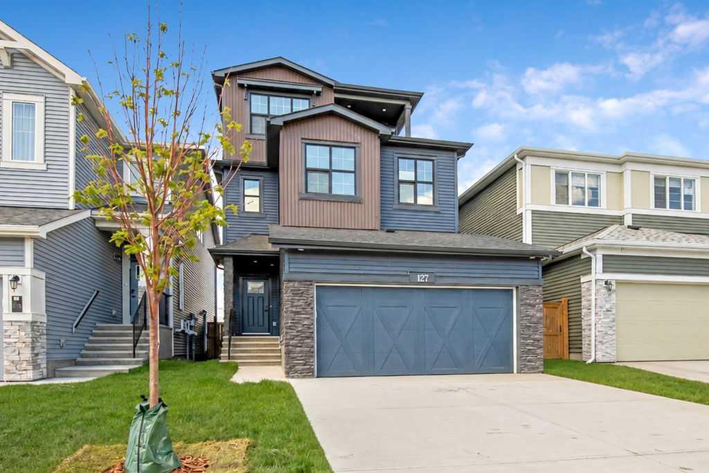 Picture of 127 Creekstone Park SW, Calgary Real Estate Listing