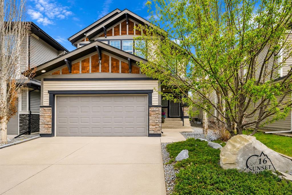 Picture of 16 Sunset Terrace , Cochrane Real Estate Listing