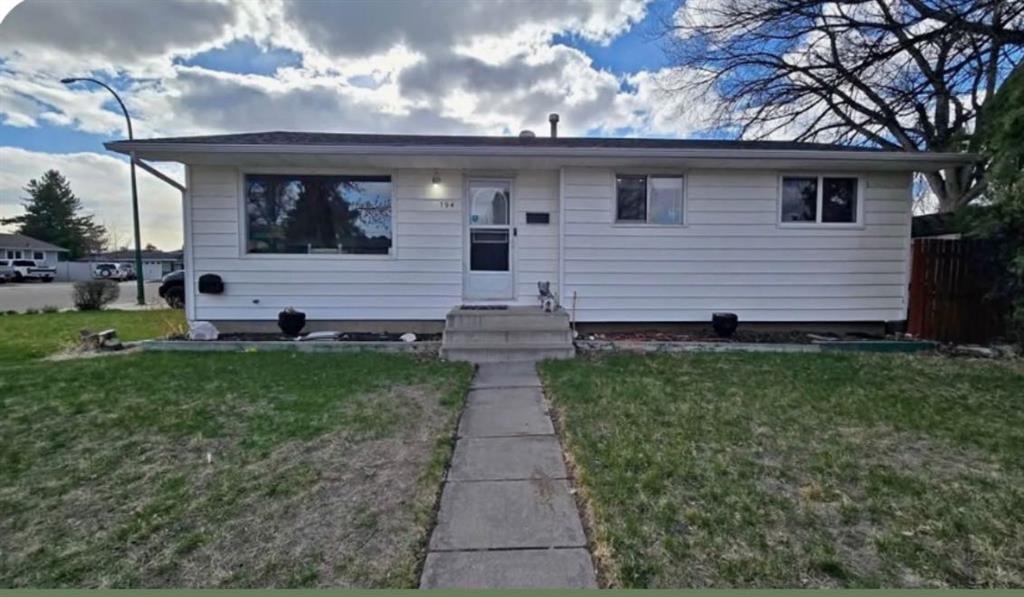Picture of 794 Black Boulevard NW, Medicine Hat Real Estate Listing