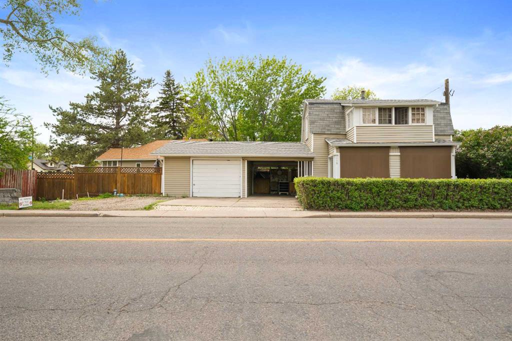 Picture of 218 Altawana Avenue NE, Medicine Hat Real Estate Listing