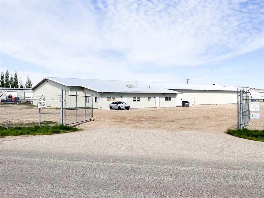 Picture of 1276 32 Street SW, Medicine Hat Real Estate Listing