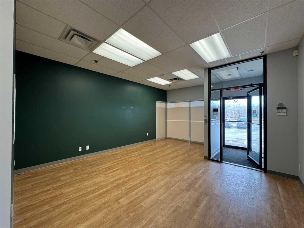 Picture of 5A, 523 Woodpark Boulevard SW, Calgary Real Estate Listing