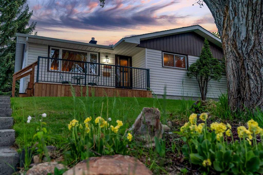 Picture of 3027 Brentwood Boulevard NW, Calgary Real Estate Listing