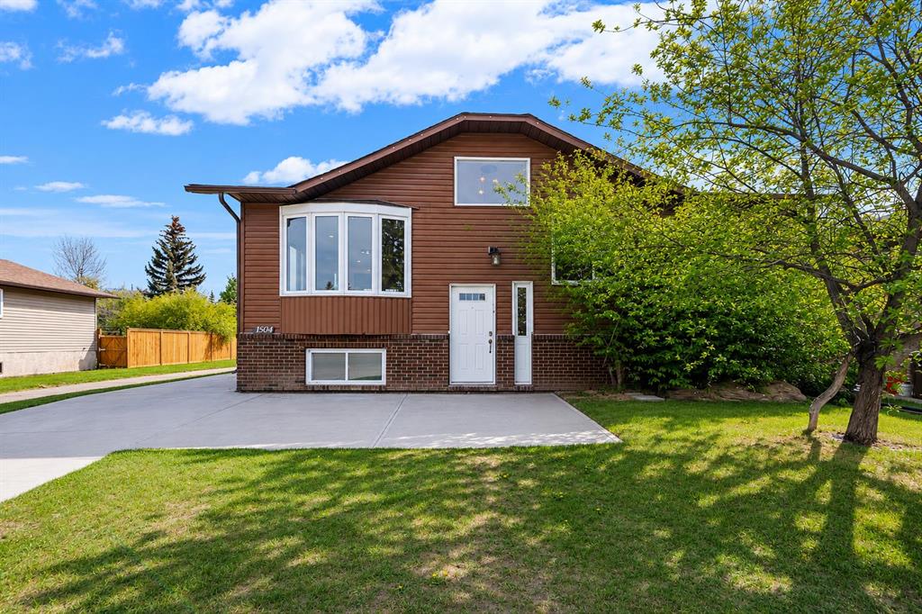 Picture of 1504 Big Springs Way SE, Airdrie Real Estate Listing