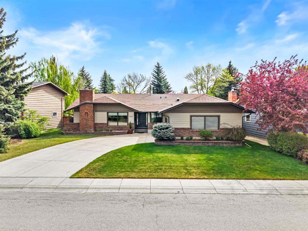 Picture of 612 Lake Simcoe Close SE, Calgary Real Estate Listing