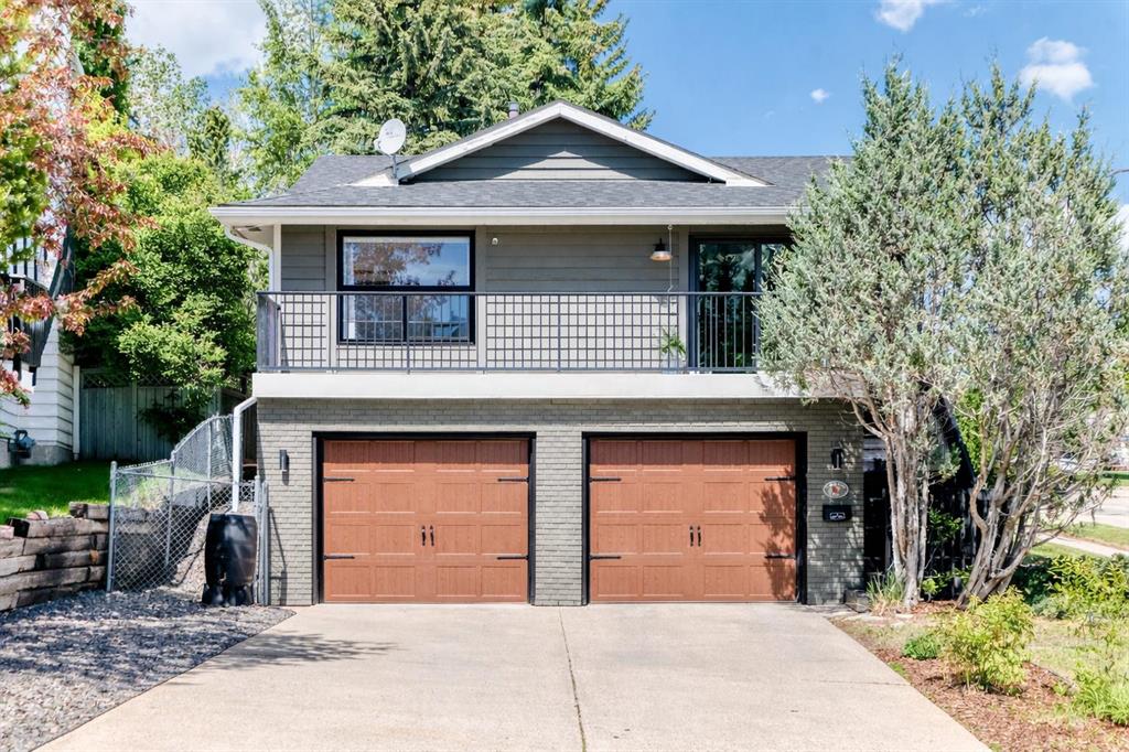 Picture of 96 Coach Gate Way SW, Calgary Real Estate Listing