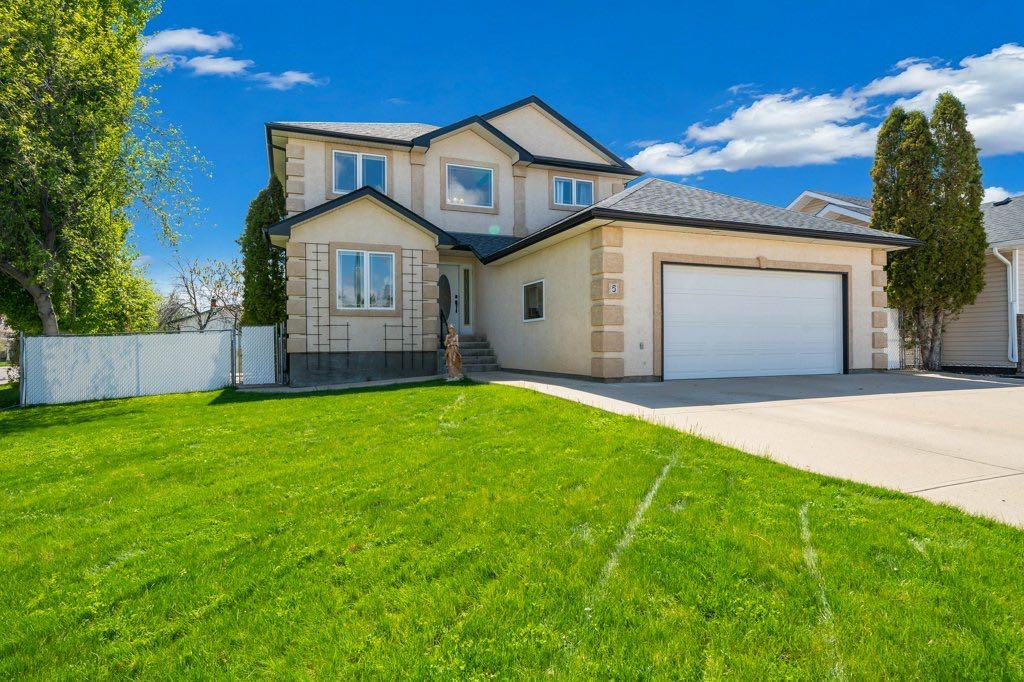 Picture of 5 Hunter Court NE, Medicine Hat Real Estate Listing