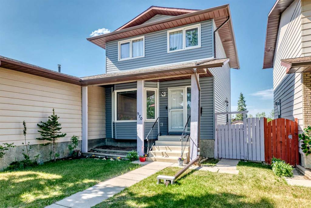Picture of 970 Berkley Drive NW, Calgary Real Estate Listing