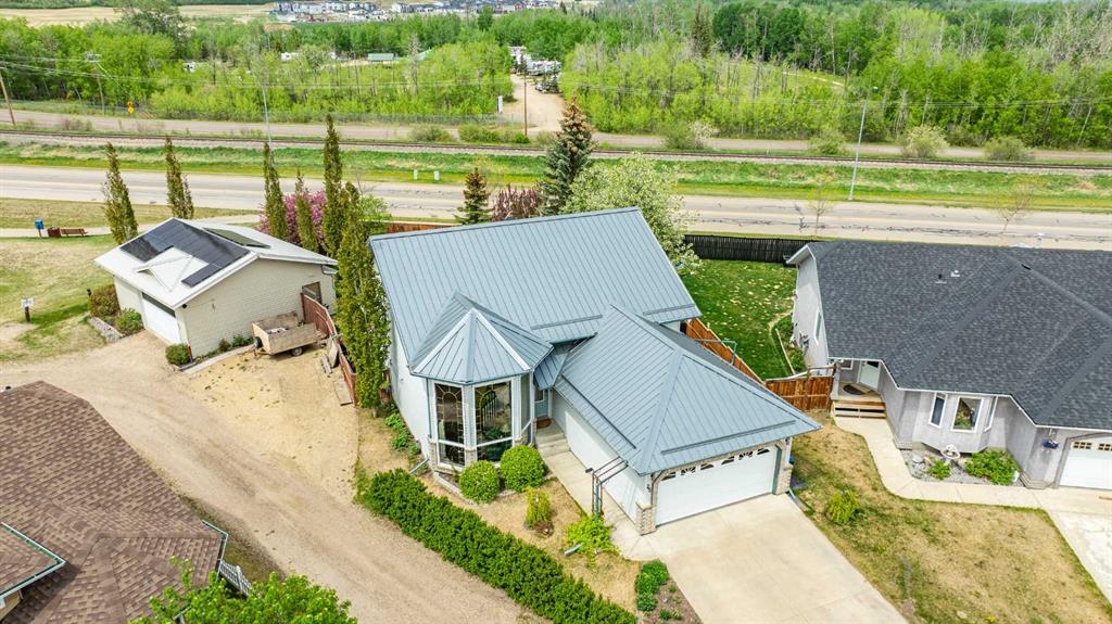 Picture of 25 Fern Glade Crescent , Sylvan Lake Real Estate Listing