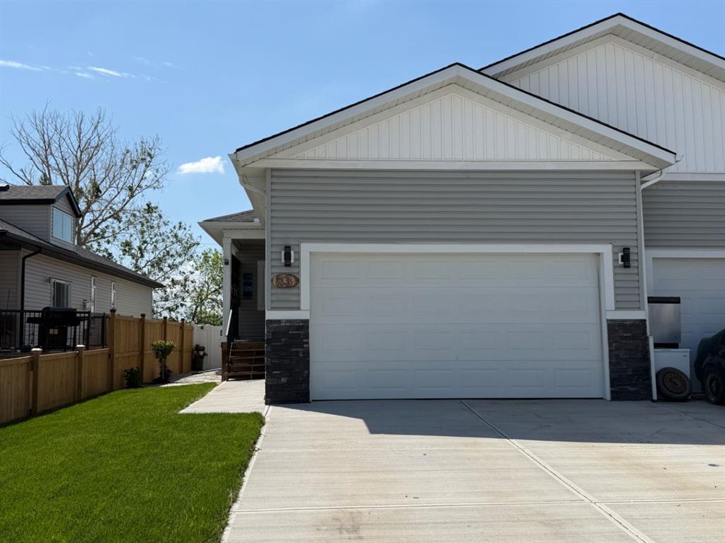 Picture of 83 Harvest Square  , Claresholm Real Estate Listing