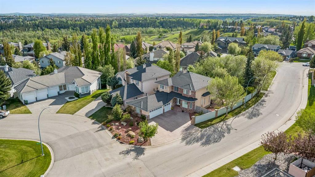 Picture of 438 Candle Place SW, Calgary Real Estate Listing