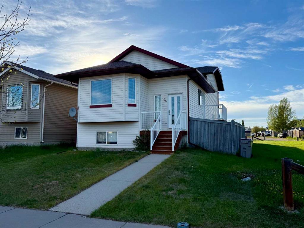 Picture of 194 Pinnacle Drive , Grande Prairie Real Estate Listing