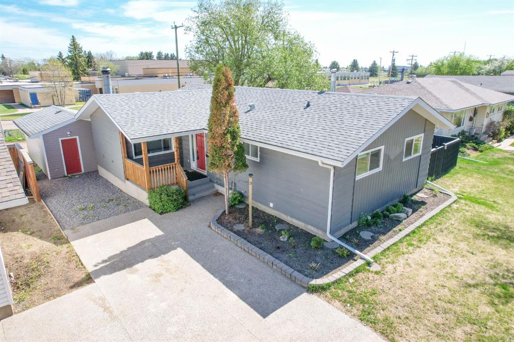 Picture of 3 Montcalm Avenue , Camrose Real Estate Listing