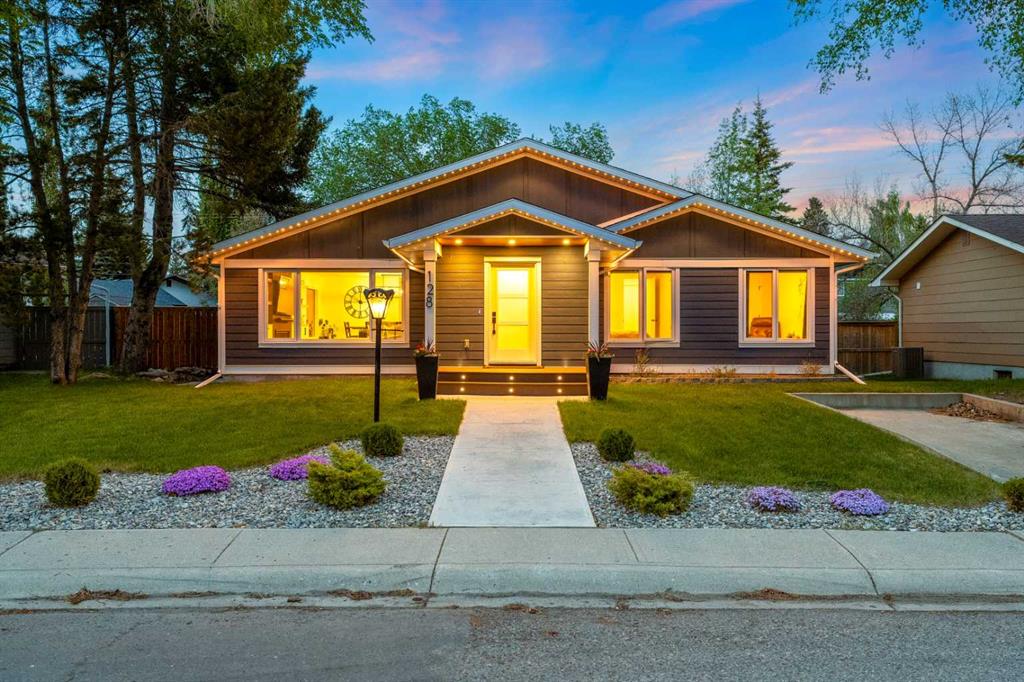 Picture of 128 Lake Moraine Place SE, Calgary Real Estate Listing