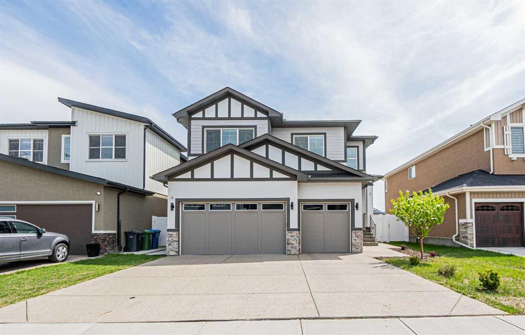 Picture of 7 Waterford Heights , Chestermere Real Estate Listing