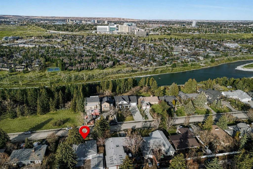 Picture of 75 Wildwood Drive SW, Calgary Real Estate Listing