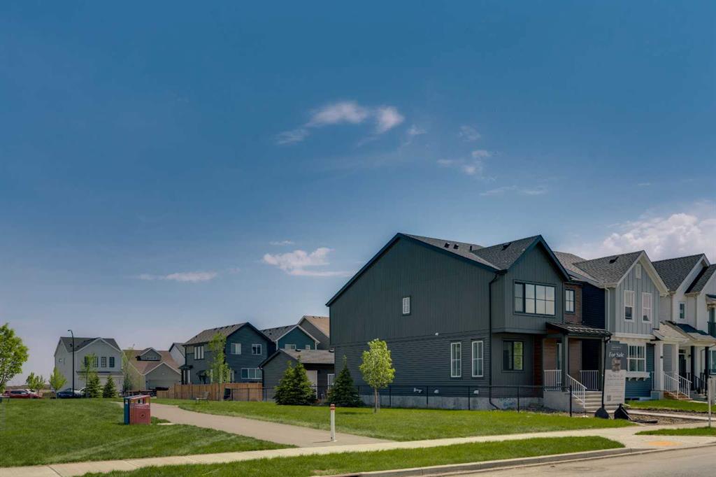 Picture of 76 Heirloom Drive SE, Calgary Real Estate Listing
