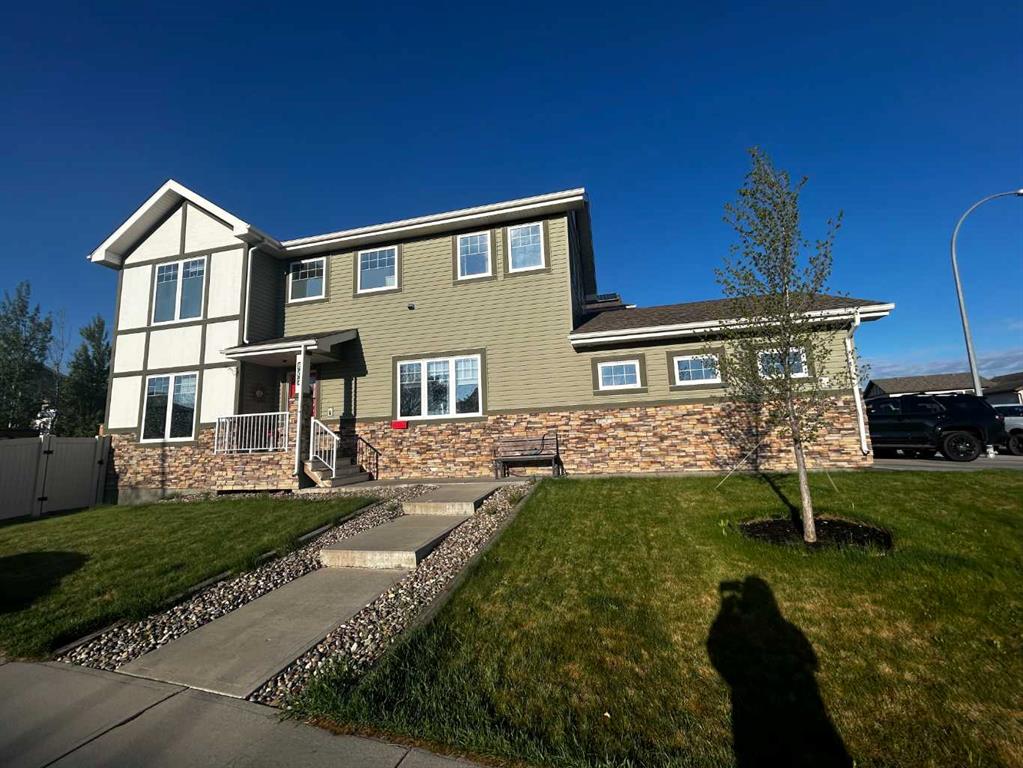 Picture of 802 Keystone Meadows W, Lethbridge Real Estate Listing