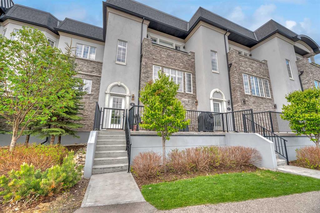 Picture of 6 Quarry Gate SE, Calgary Real Estate Listing