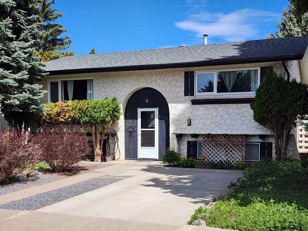 Picture of 2609 14 Avenue N, Lethbridge Real Estate Listing