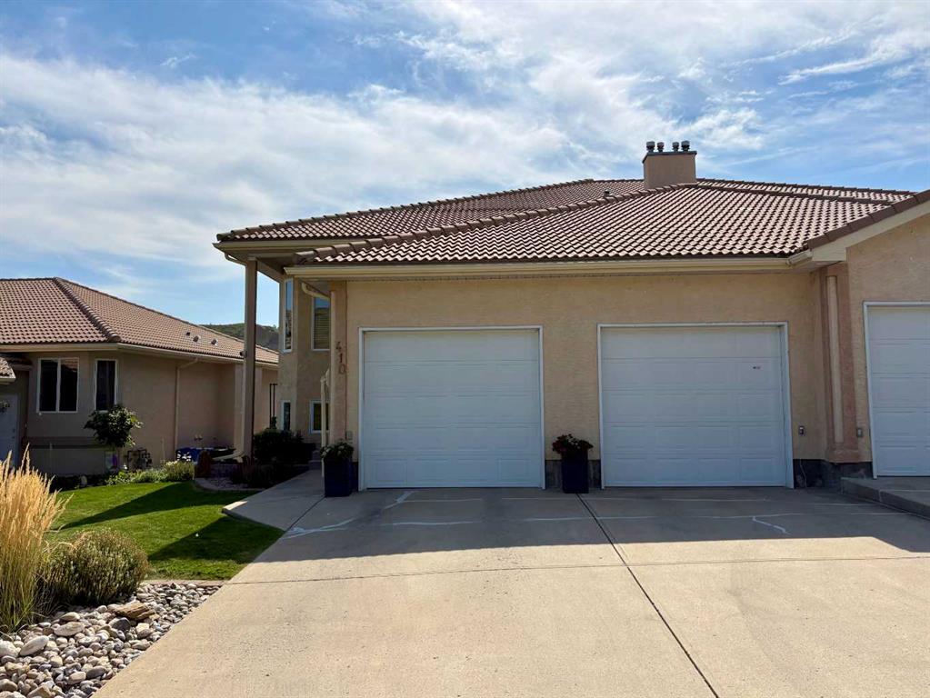 Picture of B, 410 Canyon Boulevard W, Lethbridge Real Estate Listing