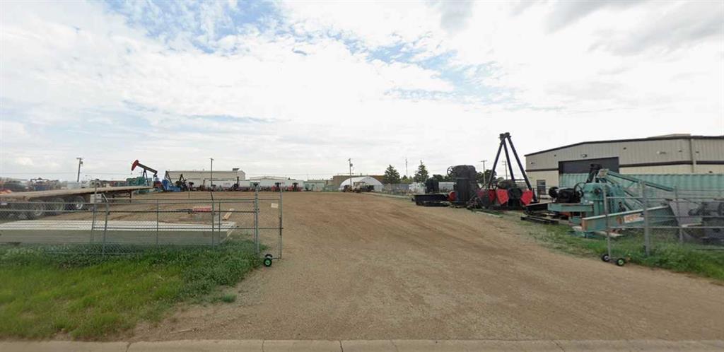 Picture of 16 Saskatchewan Drive NE, Redcliff Real Estate Listing