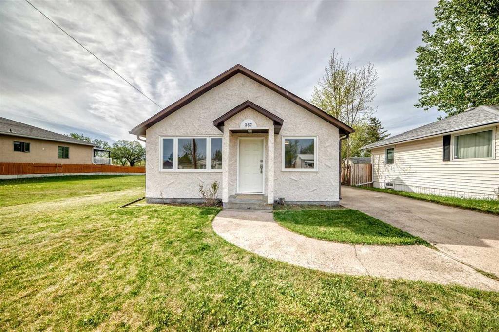 Picture of 367 47 Avenue W, Claresholm Real Estate Listing