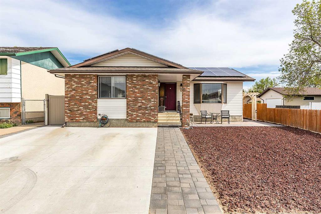 Picture of 6 Rossland Crescent SE, Medicine Hat Real Estate Listing
