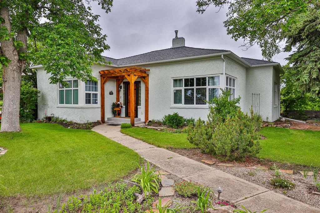 Picture of 405 3 Avenue W, Cardston Real Estate Listing